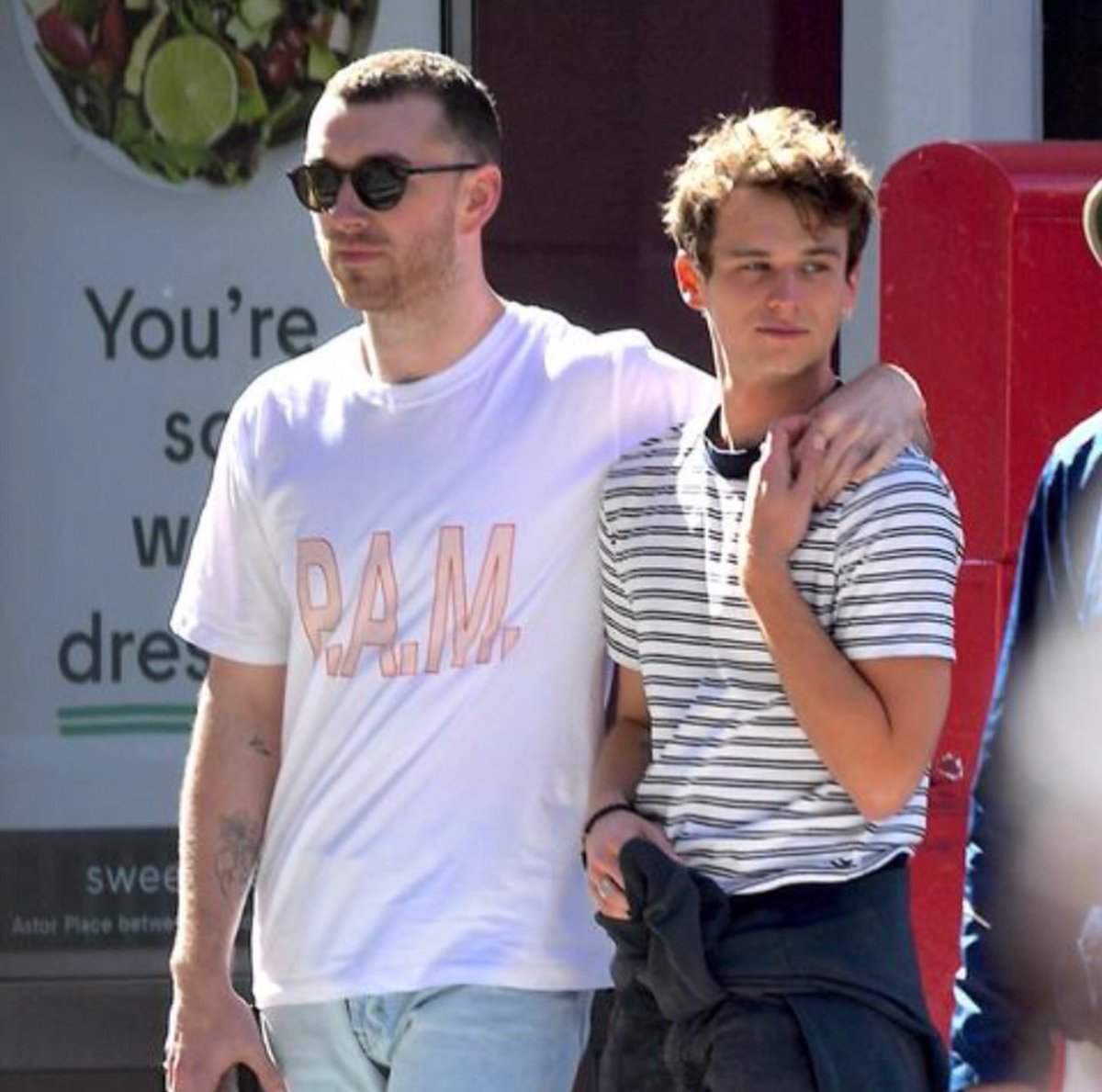 voenuh's tweet photo. so Sam Smith and Brandon Flynn huh https://t.co/JZnvZ1efUi