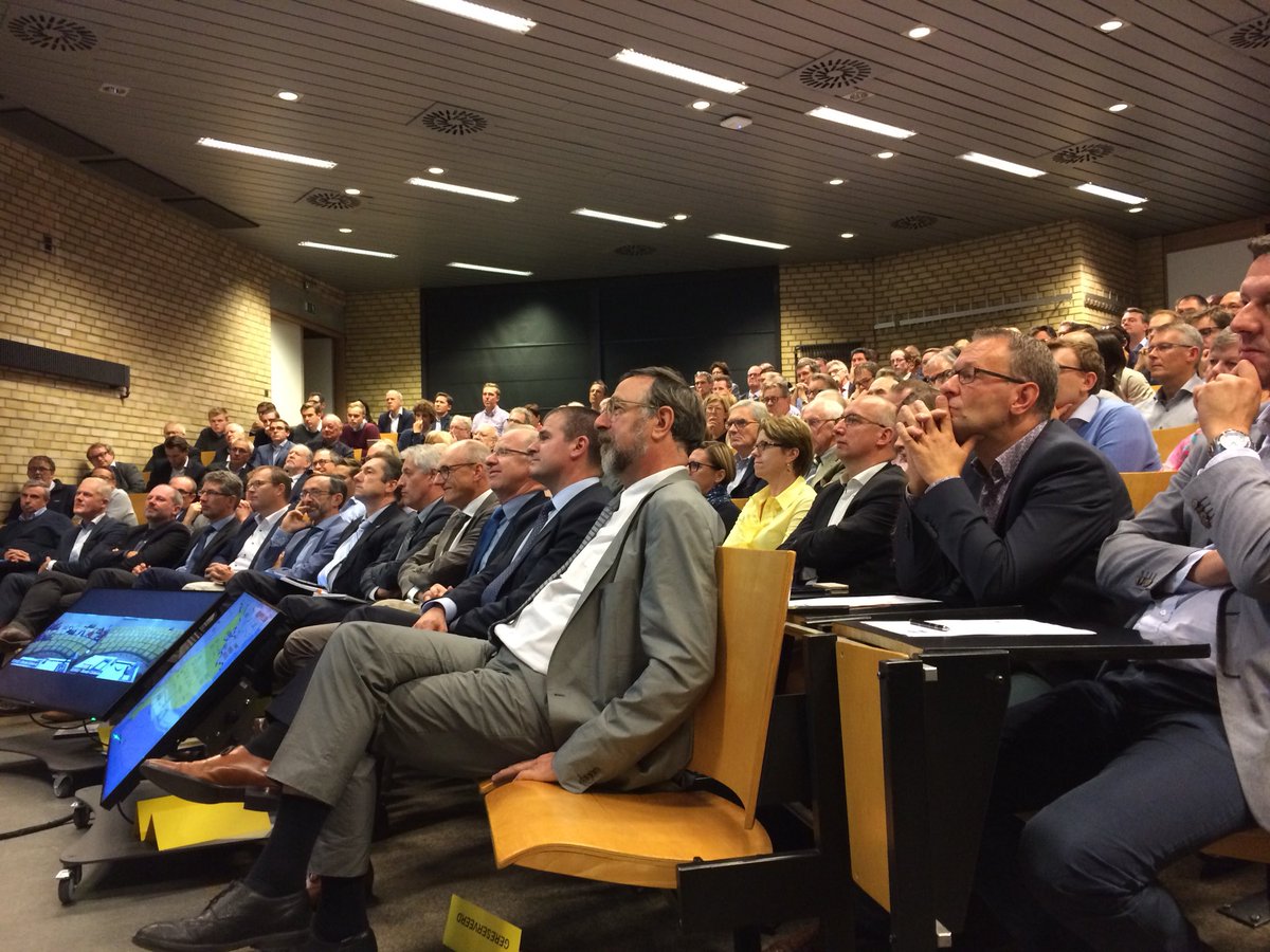 Lindsay_VDA's tweet photo. Full House @KULeuvenKulak met #PascalPaepen De conservatieve portefeuille in gevaar https://t.co/ZsL4clrYqw