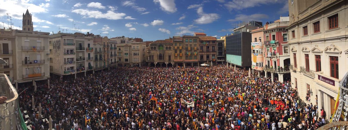 AlbanoDante76's tweet photo. El Rey puede decir misa. La única voz con autoridad es la del pueblo. #Liberté #Egalité #Fraternité #Sororité #OPoboEQuemMaisOrdena https://t.co/9FZ7EQQbZg