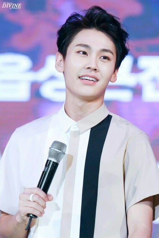 Army_For_Bts_'s tweet photo. #HAPPY_ILHOON_DAY https://t.co/nJTQcr6Xg3
