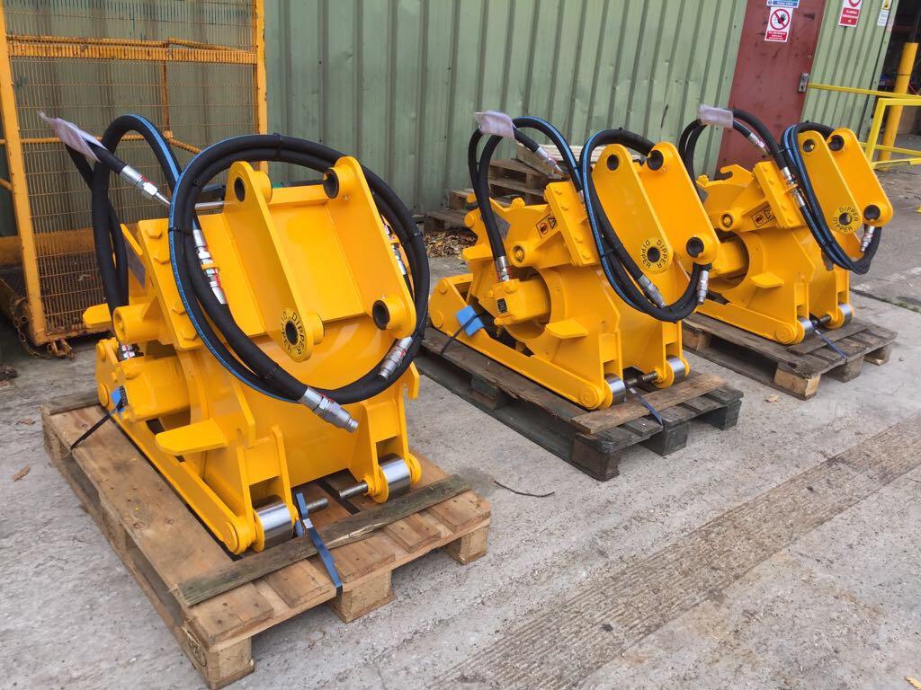 cardleybingham's tweet photo. Planers ready to go to a happy customer. Hydraulic and manual models available with a range of cutting widths depending on your job spec 🚜 https://t.co/b9HpfRWMtS