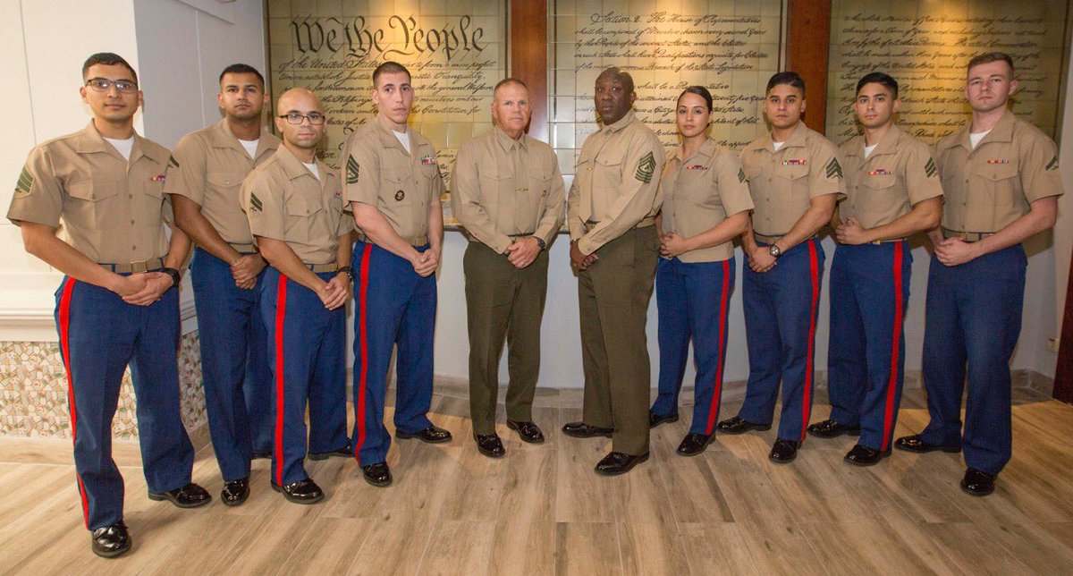 CMC_MarineCorps's tweet photo. Marine Security Guards, like these, keep our diplomatic missions safe. Thanks, Marines. Ever vigilant, ever professional. https://t.co/oIJFffk3IR