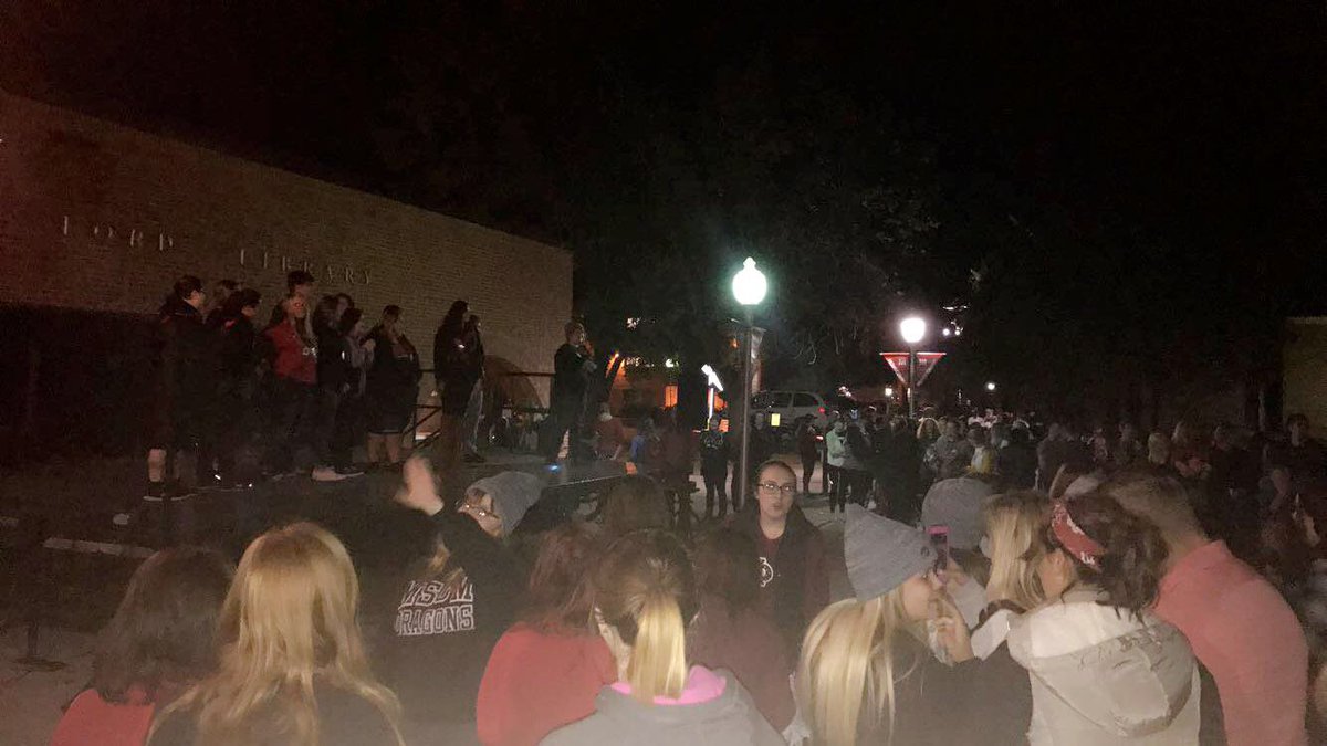spj_msum's tweet photo. Congrats to all the students who made Homecoming court last night. #MSUMHomecoming #CommStudents #MSUM #SPJ #SPJMSUM #RollDrags https://t.co/Swhs3FgTTp
