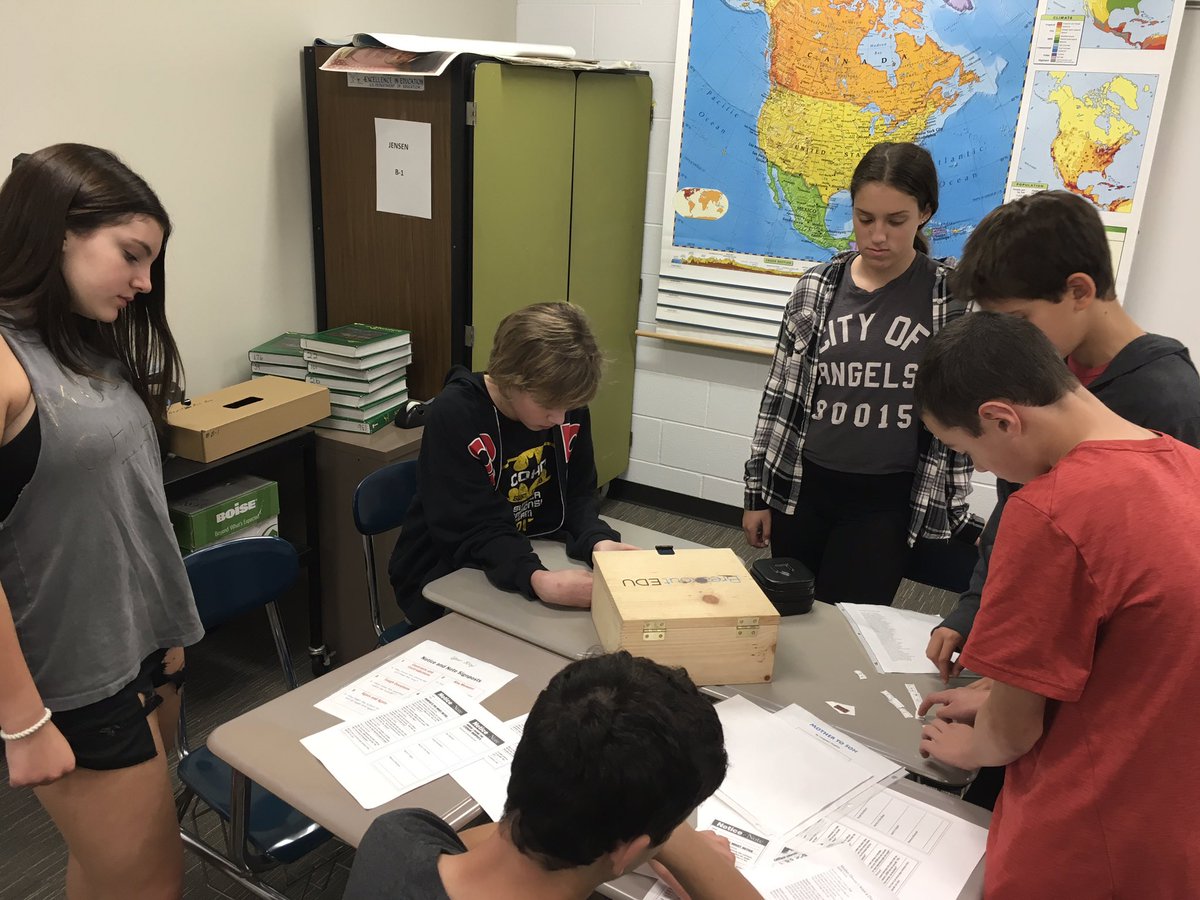gneuses's tweet photo. Breakout Edu with ELA Period 7 #Engage109 https://t.co/Ij9QqvXb3H