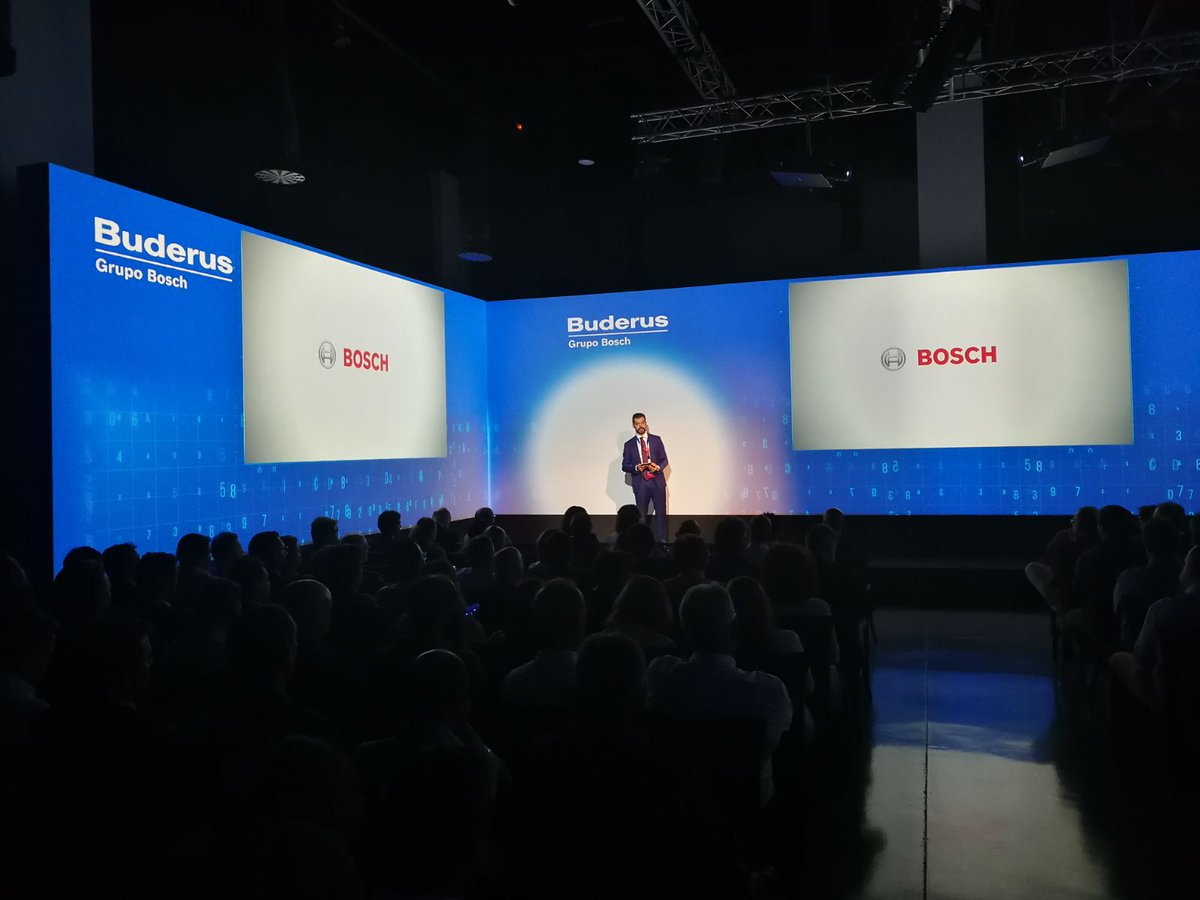 Boschhvac_es's tweet photo. “Agua Caliente, calefacción y aire acondicionado bajo una misma marca, Bosch”, Vicente Gallardo #BuderusahoraesBosch https://t.co/3P7oC1bkVJ