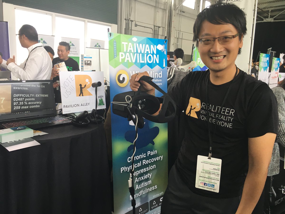 RealiteerVR's tweet image. #tb to our first @TechCrunch Disrupt SF. We had a great time showing #WiseMind and meeting people. Stay tuned for our upcoming apps update!