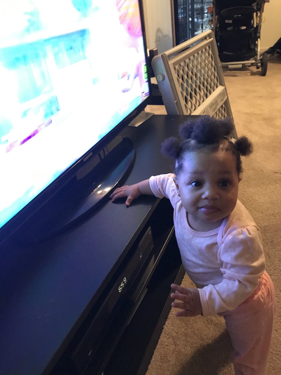 KyTeaches's tweet photo. Time to move the tv 😩 https://t.co/h2xRtev9nK