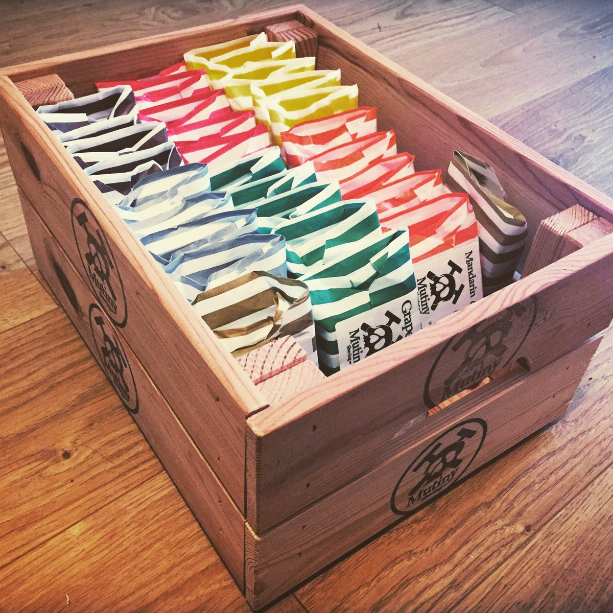 MutinySoaps's tweet image. Soaps packed &amp;amp; ready to go! We only use #recycled paper &amp;amp; cardboard in our packaging! Never plastic! #jointhemutiny #recycle #antiplastic