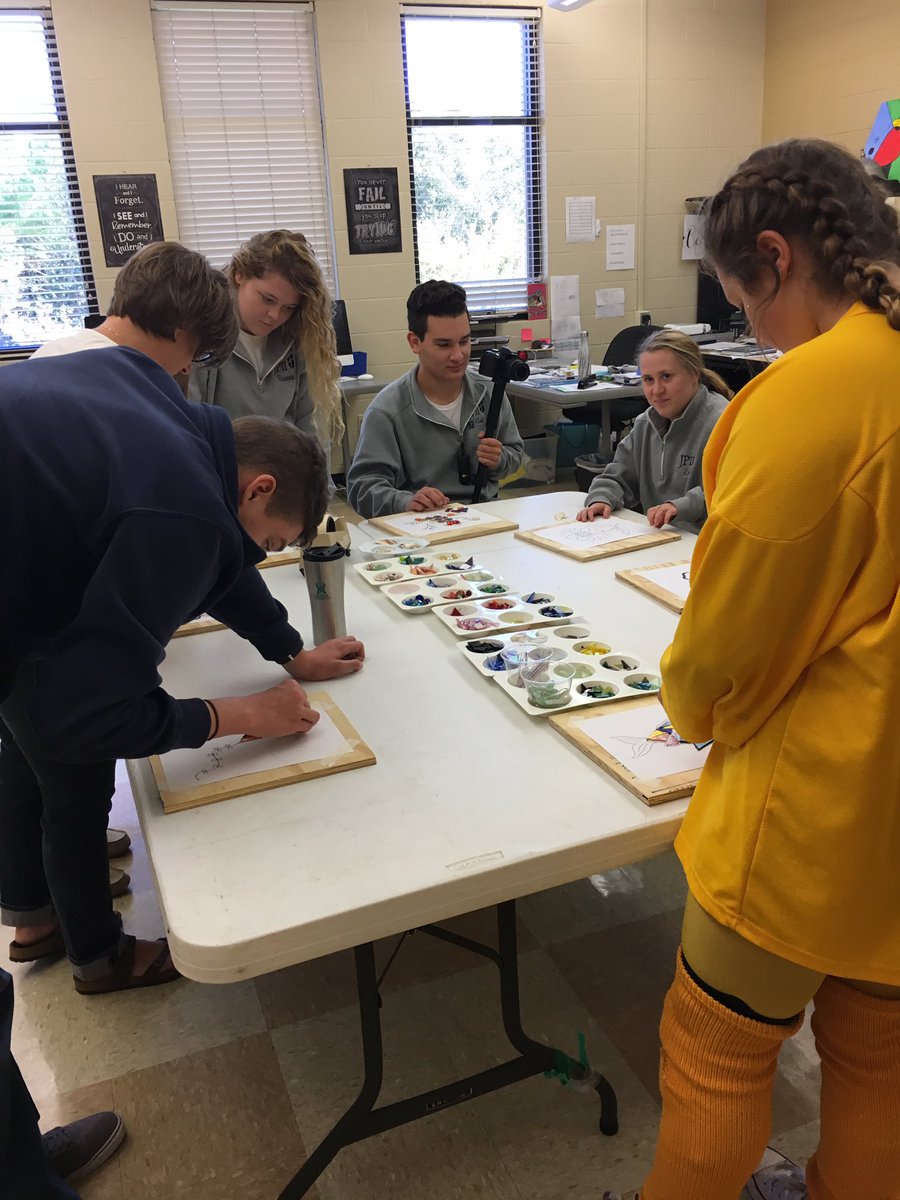 Yesterday, our students in the Hand-In-Hand Program created mosaics for the Memorial Park Walls Project!