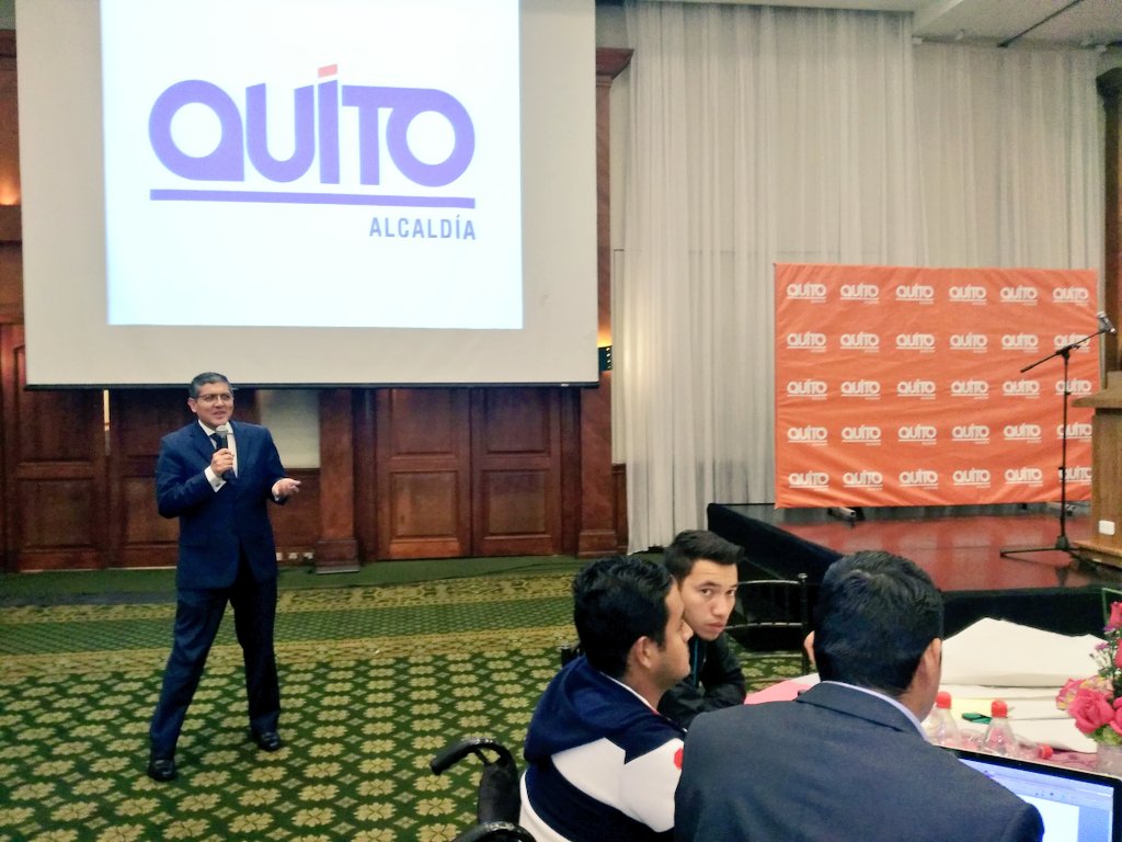 ConquitoUIO's tweet photo. Representante de @aguadequito, nos habla de la empresa, y remarca los proyectos de #EficienciaEnergetica actuales y a futuro #QuitoColabora. https://t.co/PBcETLZp0p