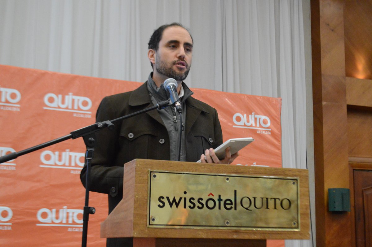 HultPrizeUCE's tweet photo. David Jácome Polit, director de la Oficina de 100 ciudades resilientes en el Ideatón #Quito de @HultPrizeEC y @conquitouio #QuitoColabora https://t.co/I6duntZ5aO