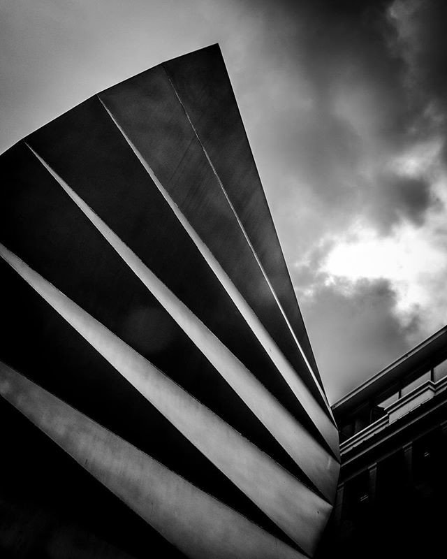 NellyDucros's tweet image. Reposting @redwingphoto:
Abstract. #architecture_hunter #architecturelove #architecturenow #architecture_london #blackandwhitearchitecture