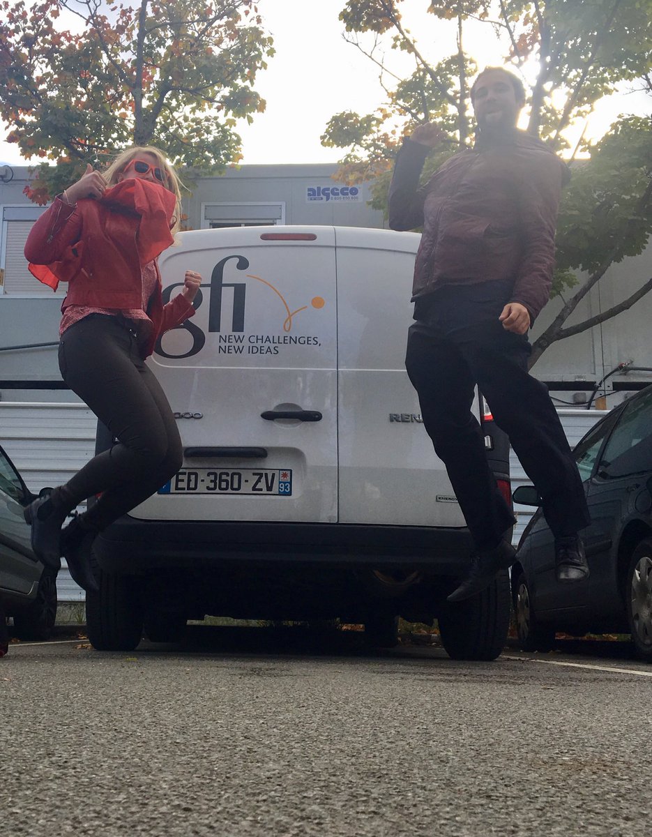 DetourneElise's tweet photo. .@gfi_recrute jump de joie des recruteurs gfi après le #openstages #PolytechLille @AurelieVIPI_Gfi #relationsecole https://t.co/6LIQpEk0to