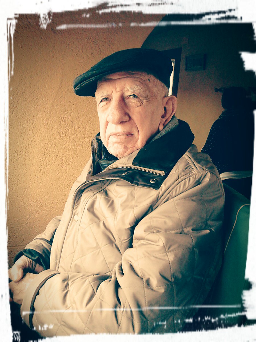 martindeblas's tweet photo. D.E.P Victorino Martín, posiblemente el mejor ganadero de TOROS BRAVOS de la historia.
Un abrazo, @victorinotoros https://t.co/qWF2WUfRVx