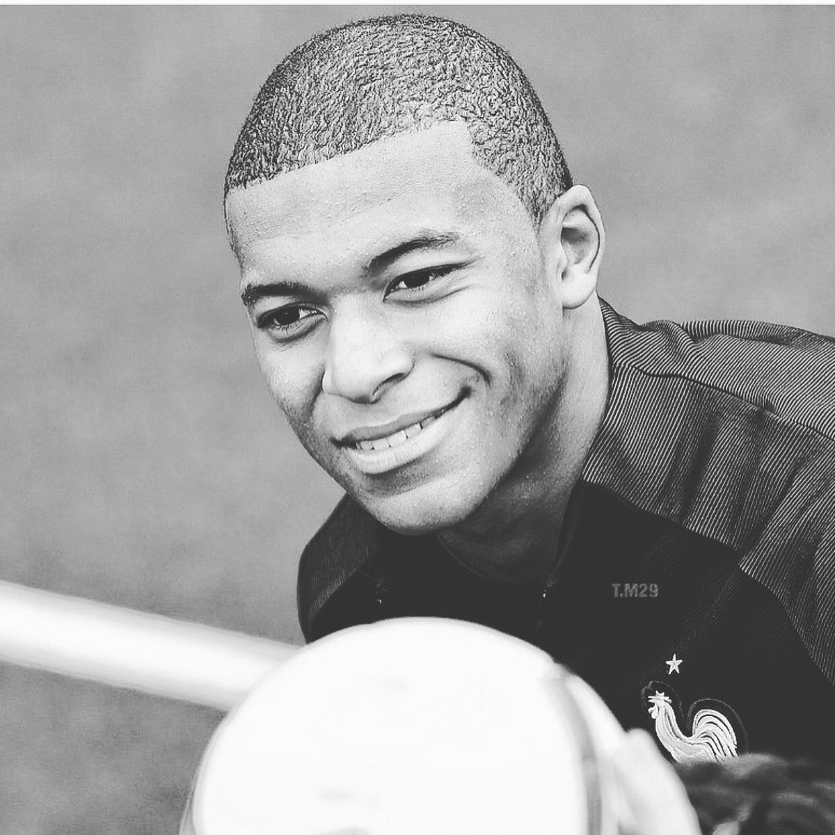 KMbappe's tweet photo. 😃🇫🇷 https://t.co/6hSp7EHnu5
