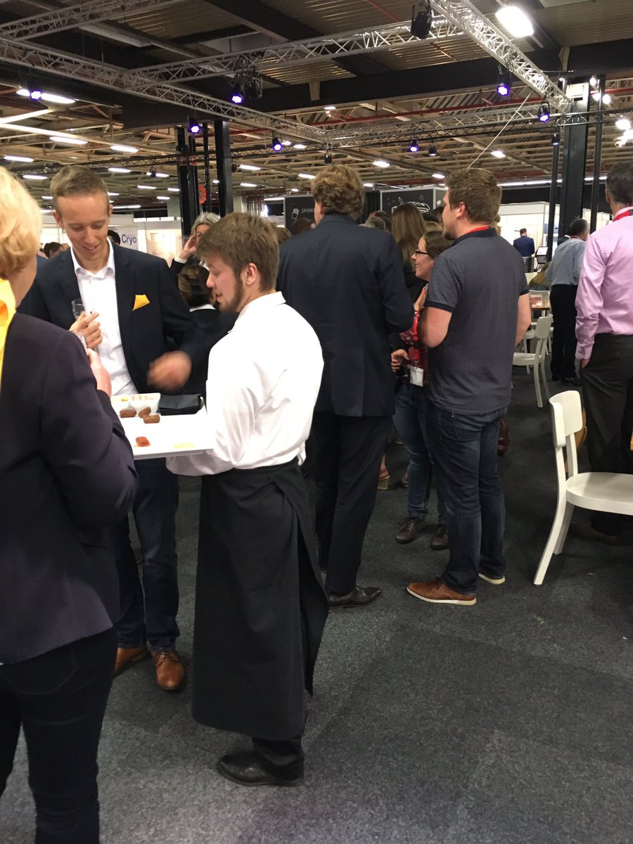 Labtechnology's tweet photo. En nu na eerste succesvolle dag at the #labtech2017: borrelen en netwerken uiteraard https://t.co/grY9TENDMX