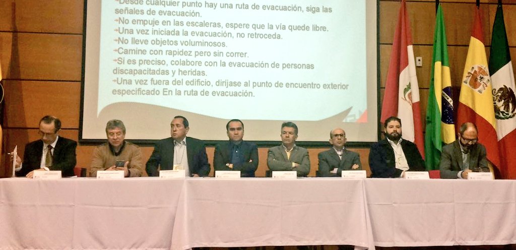 UPTCoficial's tweet photo. #AEstaHora @CConvencionesTu se realiza el Congreso Internacional de Administración y Gestión, con la participación #Uptc y @Ccomerciotunja https://t.co/lIY6LgEaU7