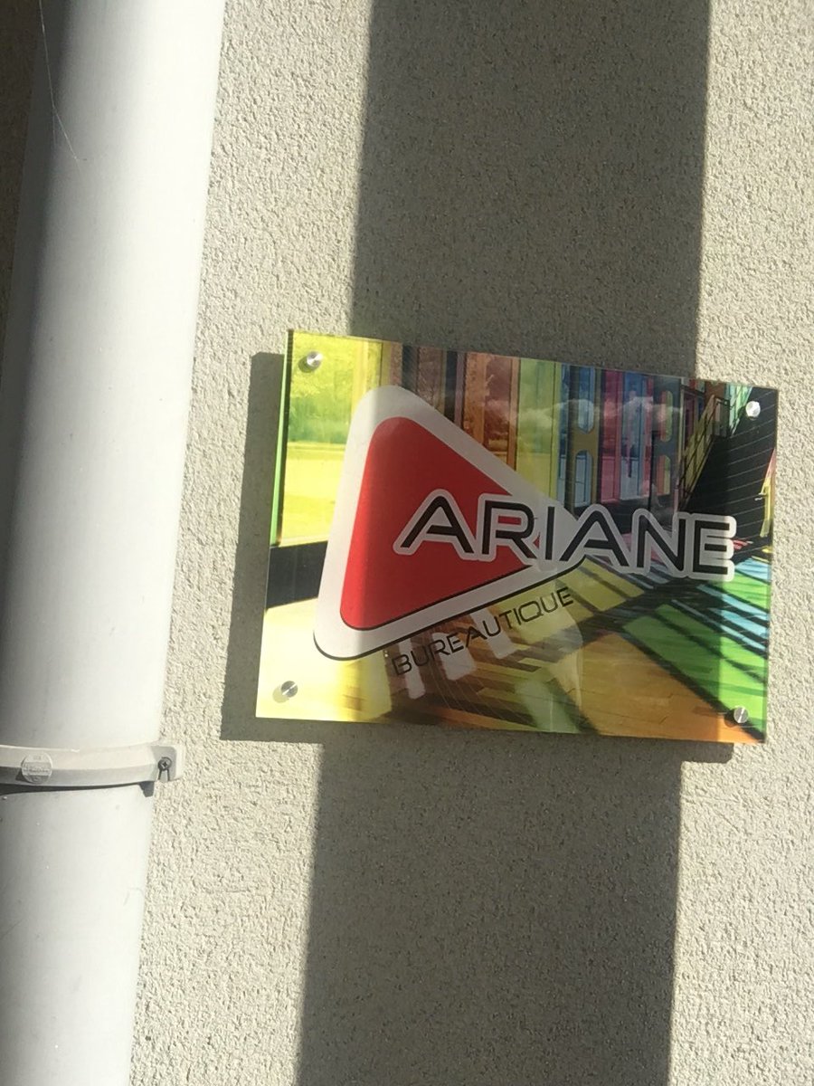 ReseauSwan's tweet photo. Stage Techniques de Vente chez ARIANE BUREAUTIQUE à Bordeaux.
Une équipe de jeunes commerciaux très sympa 😃
#ArianeBureautique #formation https://t.co/piHwcP4e9G