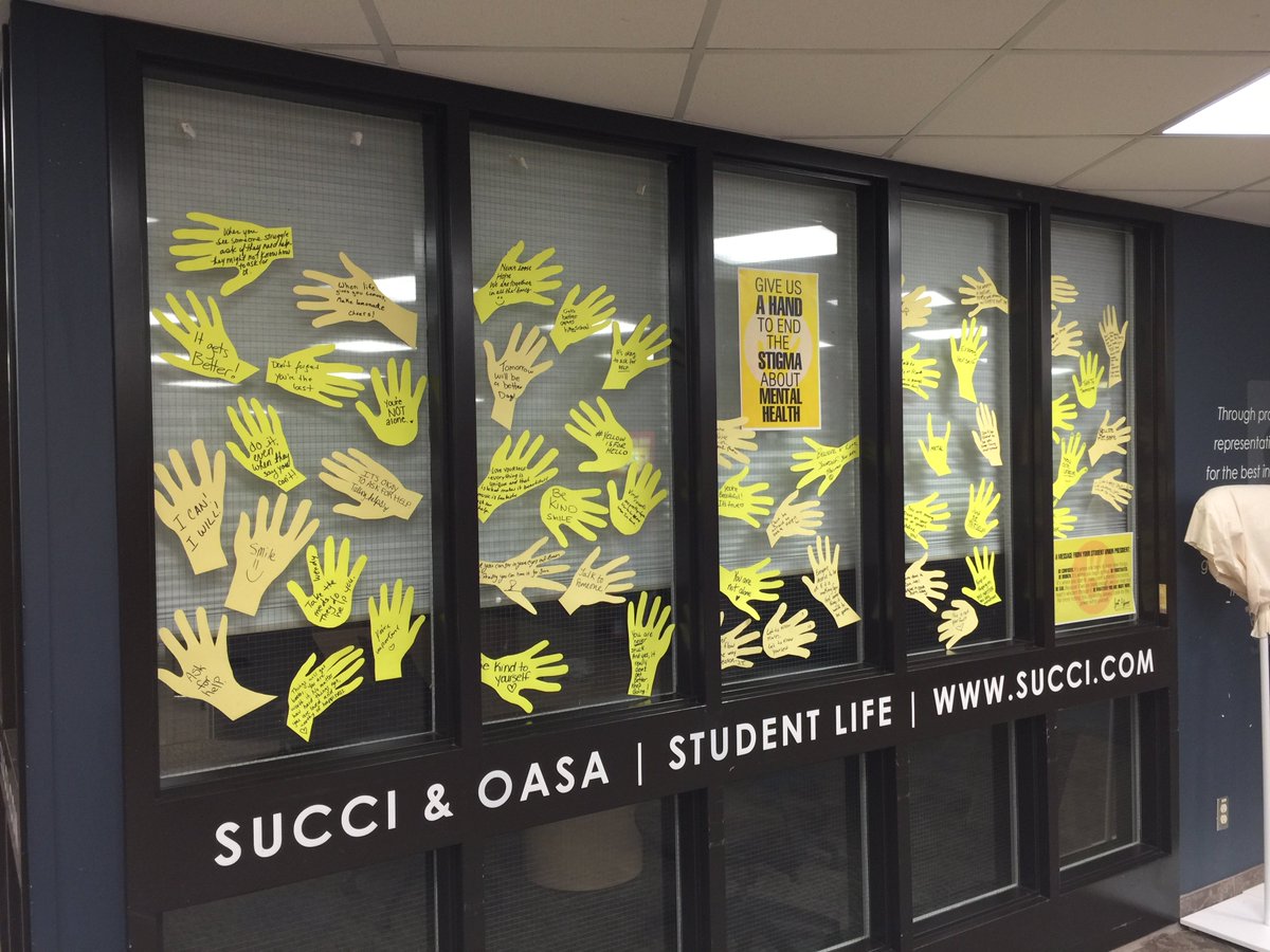 SUCCIOfficial's tweet photo. Students at @Confederation College are lending a hand to help end the stigma about mental health. #YellowIsForHello @CSA_ON https://t.co/hZn8zK6ZKm