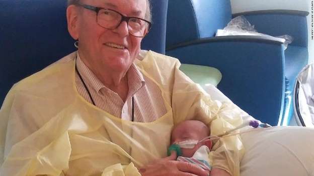 He's the ICU grandpa, cradling babies when their parents can't: bit.ly/2wtkndT