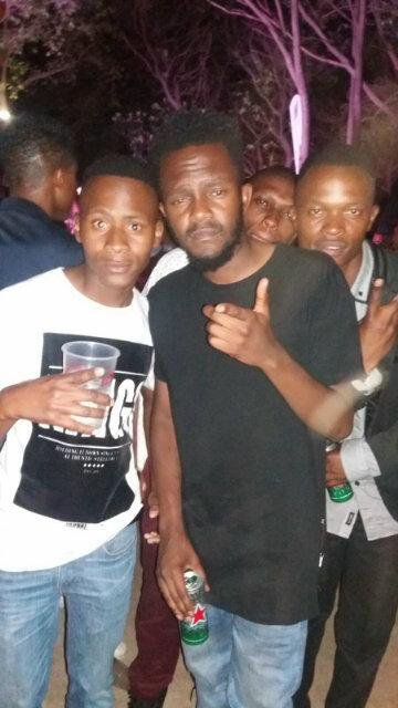 Mphowza_SA's tweet photo. @Heineken_SA The squad at #Springfiesta2015 drinking our favourite beer @Heineken_SA https://t.co/gvJ3YjpFxS
