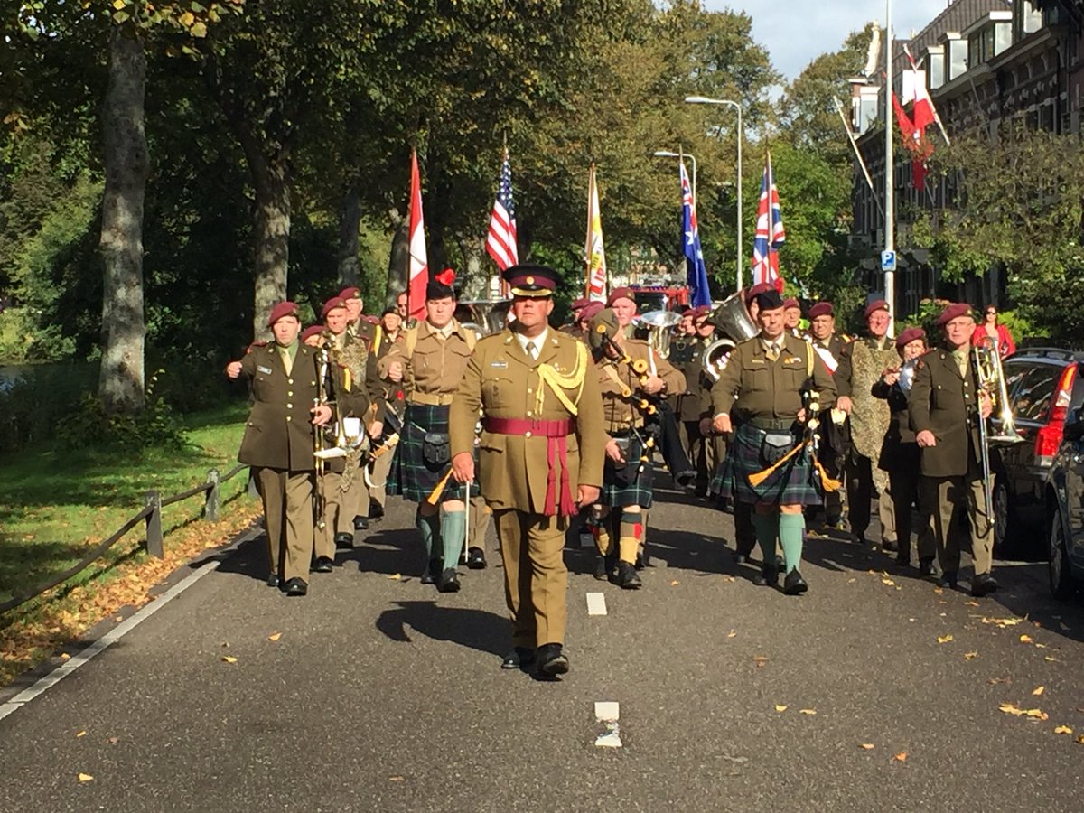 Met de <a href="/BandLiberation/">BandofLiberation</a> een prachtige optocht gelopen tgv #LeidensOntzet #2017. Het zit er weer op. 9 en 10 dec. X-mas Tattoo Leiden.