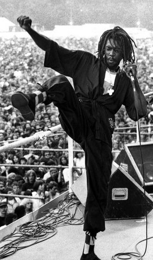 GhettoRadio895's tweet photo. Githaa ni ya #RootsyRootsy
#Goteana https://t.co/pL1TJG51jY