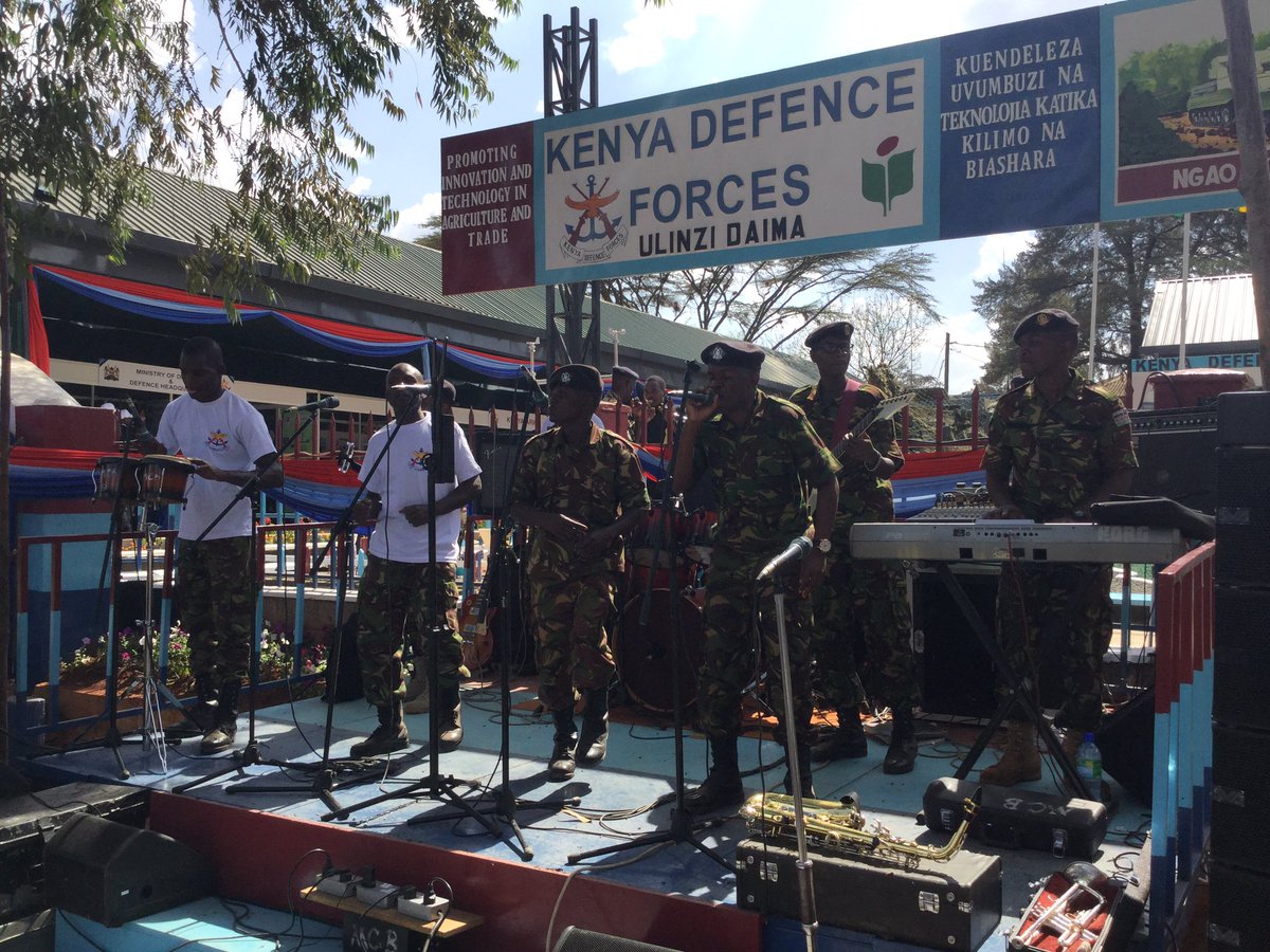 kdfinfo's tweet photo. #MaroonCommandos representing the Langata-based  7th Battalion #KenyaRifles welcoming visitors to the #KDFStandAtNITF. #TukutaneShow #NITF https://t.co/QBN4lWtSFw