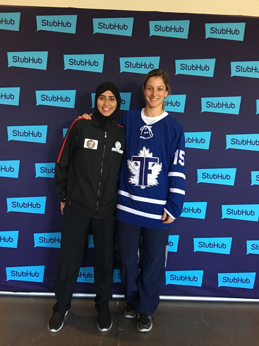 CarlzCampbell's tweet image. With the amazing @FatimaAl_Ali and @StubHub handing out some equipment to some deserving kids @TheCWHL @TorontoCWHL