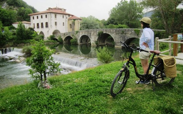 LorenaaMM's tweet photo. ¿Es el turismo la fórmula mágica para el medio rural? Despoblación y planificación turística en zonas rurales: https://t.co/AMM8ZlIlAu https://t.co/TLnc5iqqt0