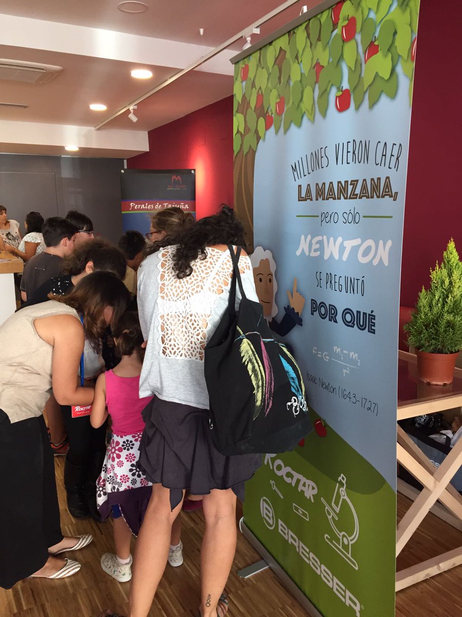 roctarES's tweet photo. Algunas fotos de @feriaice. Los niñ@s fueron los protagonitas de nuestro Taller de Ciencias. Gracias a tod@s! https://t.co/fKZh47j4Lv