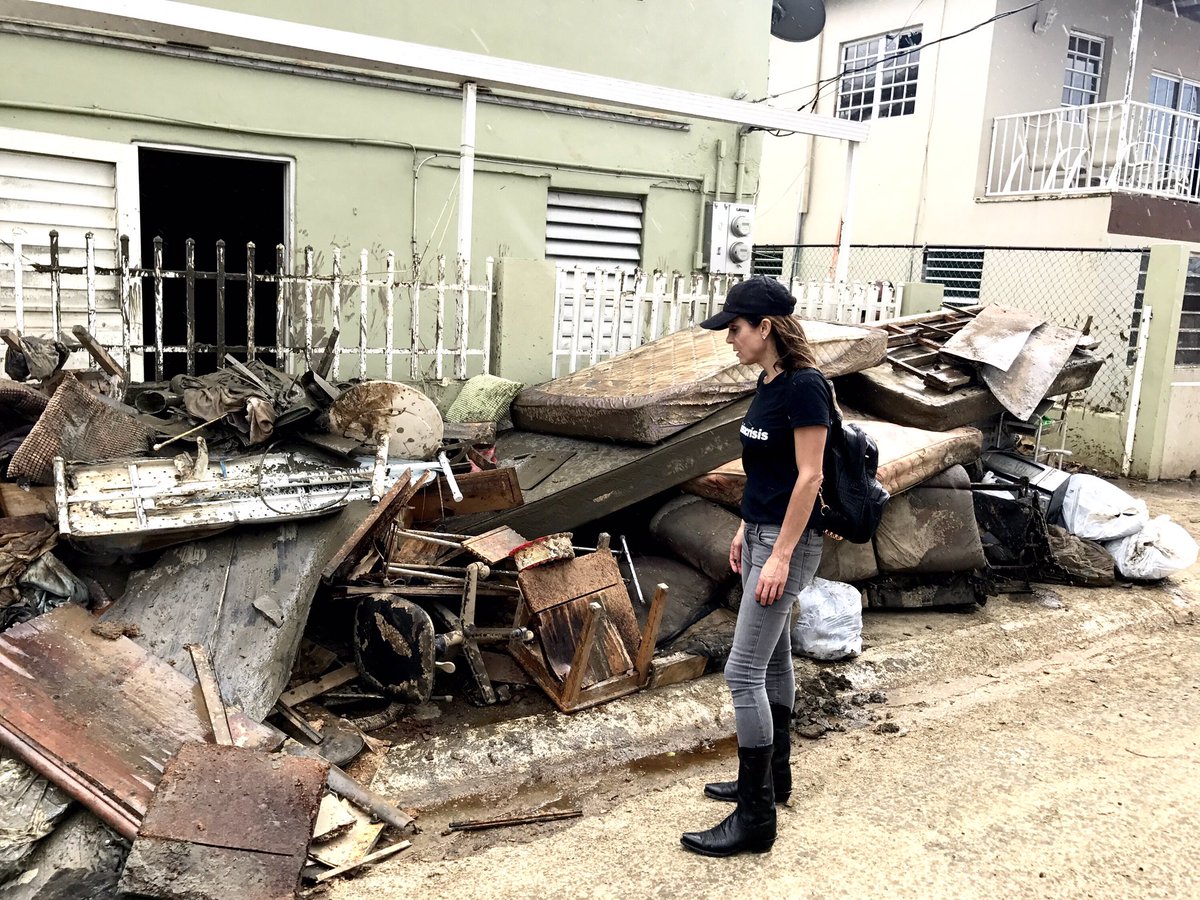 Ppl are starving, no meds, living in mud, babies washed in the streets, grabbing at the trucks bstrongdeliveringgood.org/bstrong/