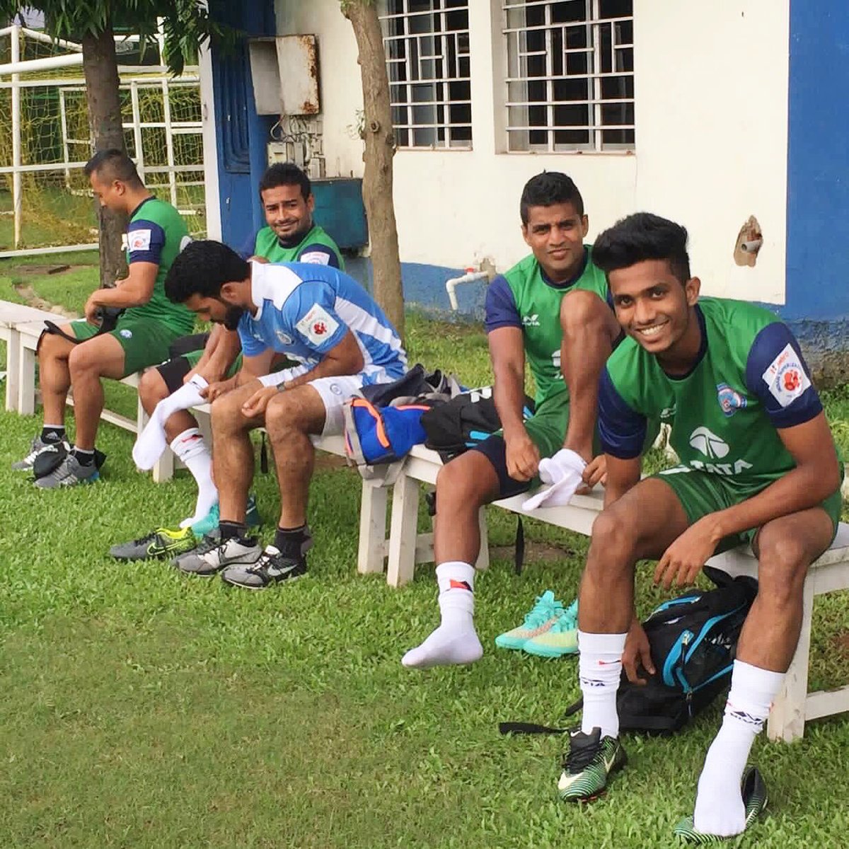 choudharyfar8's tweet photo. And the journey begins as we look forward for a great season Insha allah!😇😊🙌
#jamshedpur #jamshedpurfc #steelcity #thehardworkbegins https://t.co/Ym1CRa07N1