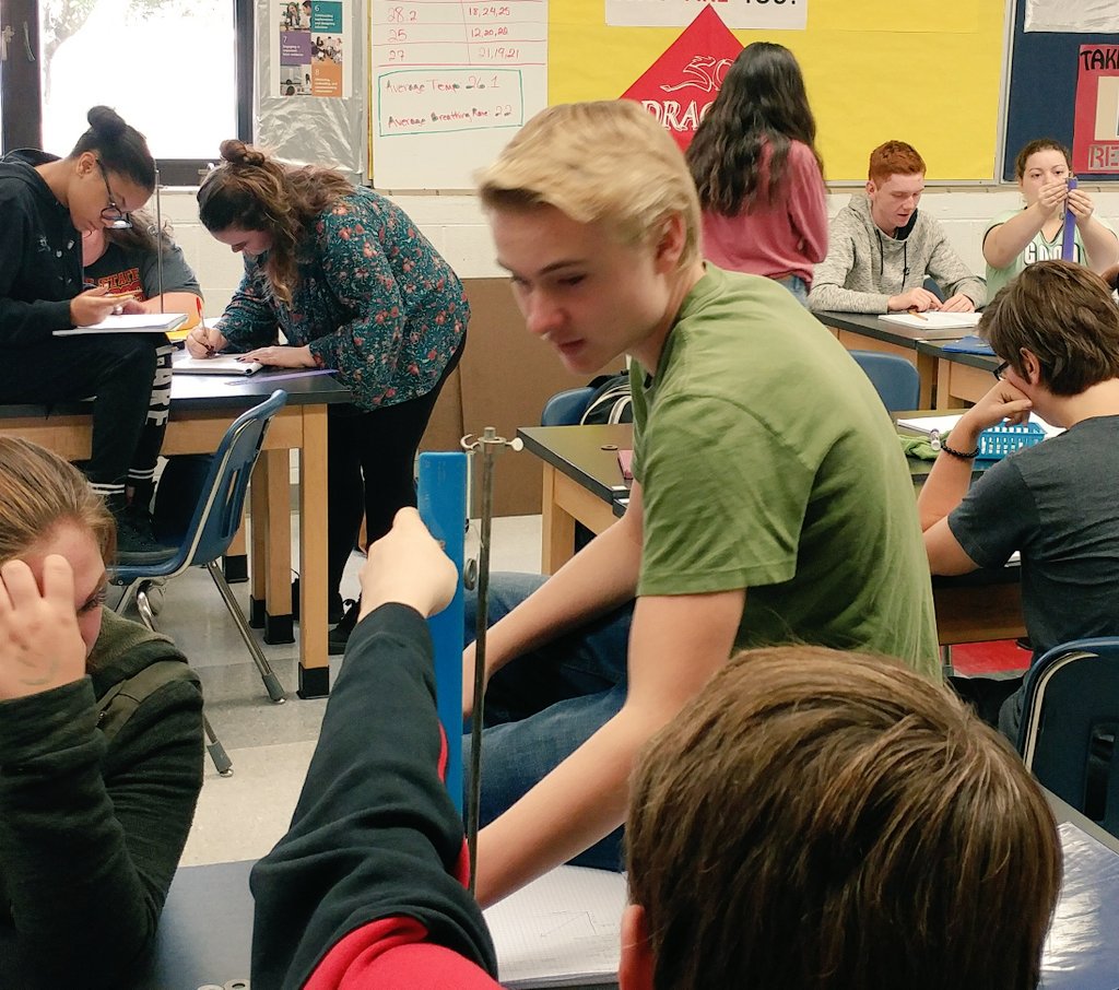 MrsWarberSWCRK's tweet photo. SCHS students are measuring the length of a stretched spring and looking for relationships #mimodphys @SwartzCreekHS https://t.co/yYb4Y1e7Zk