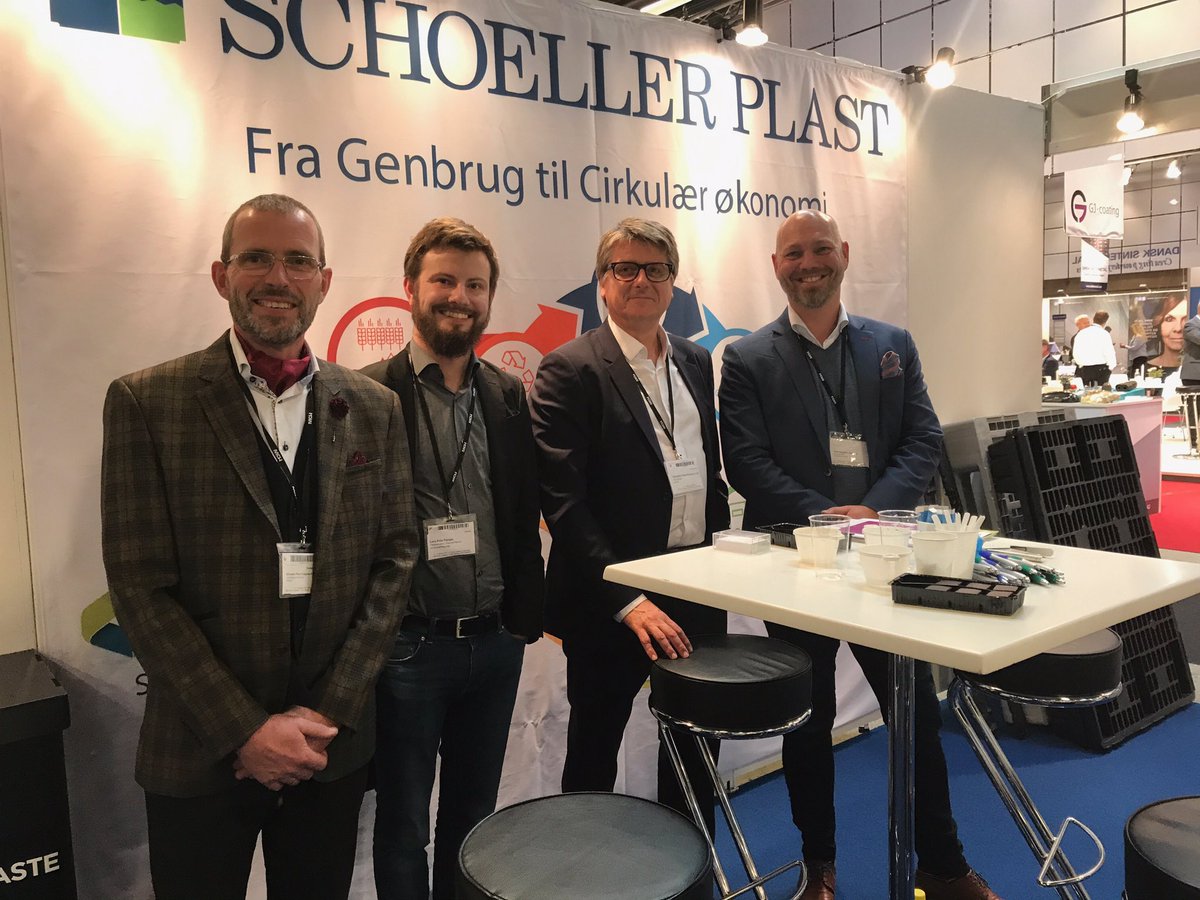 LarsHBF's tweet photo. Førstedagen på @hi_expo er veloverstået. Mange plastfolk - god aktivitet. Rimelig imponerende messe på dansk jord. #HImesse #dkbiz https://t.co/Kke4q6e2ta