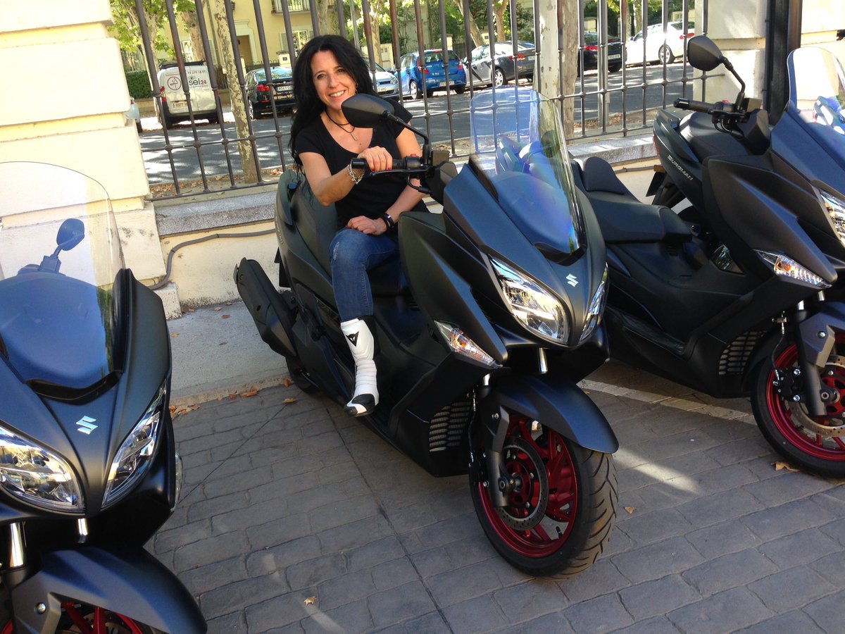 mar_aveces's tweet photo. Un perfecto día made in Japan!!! #burman400 @SuzukiMotoES @soymotero https://t.co/xy4FLLhTXZ