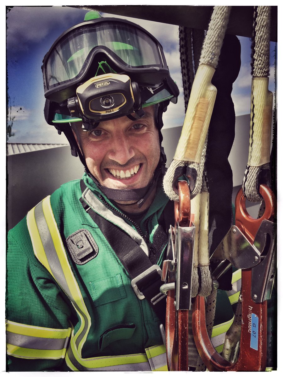 SECAmbHart's tweet photo. Personal fall protection systems: exceeding the manufacturers limit could generate excessive arrest forces #KnowYourLimit #SafeWorkAtHeight https://t.co/1DEPX43o9D