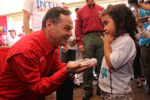 En La Tinta, municipio San Cristóbal, COMPROMISO y LEALTAD del pueblo revolucionario <a href="/VielmaEsTachira/">JGVM</a> #VielmaGarantizaPaz