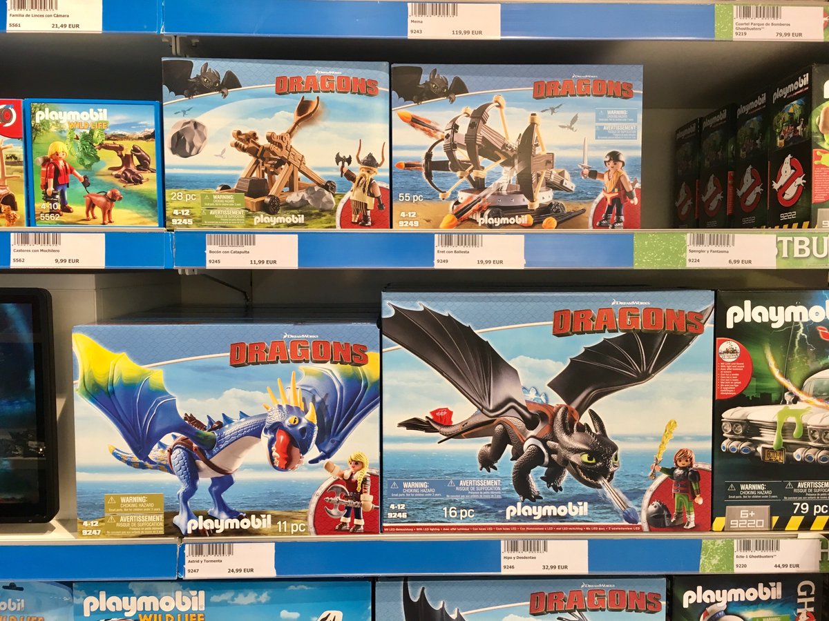 Playmoclick's tweet photo. Cómo Entrenar a tu Dragón #Playmobil. Ya en #FunStore Madrid! https://t.co/OGPAC40Cc3