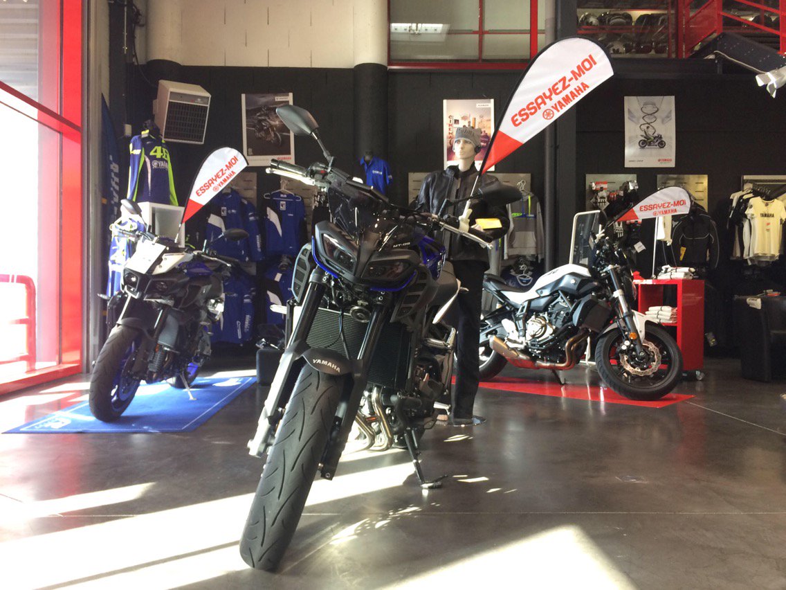 yam38ruy's tweet photo. Toute la famille est au complet ! #MT10 #MT09 #MT07 #Yamaha #Yam38 #RevsYourHeart https://t.co/oNKpWZWuzB