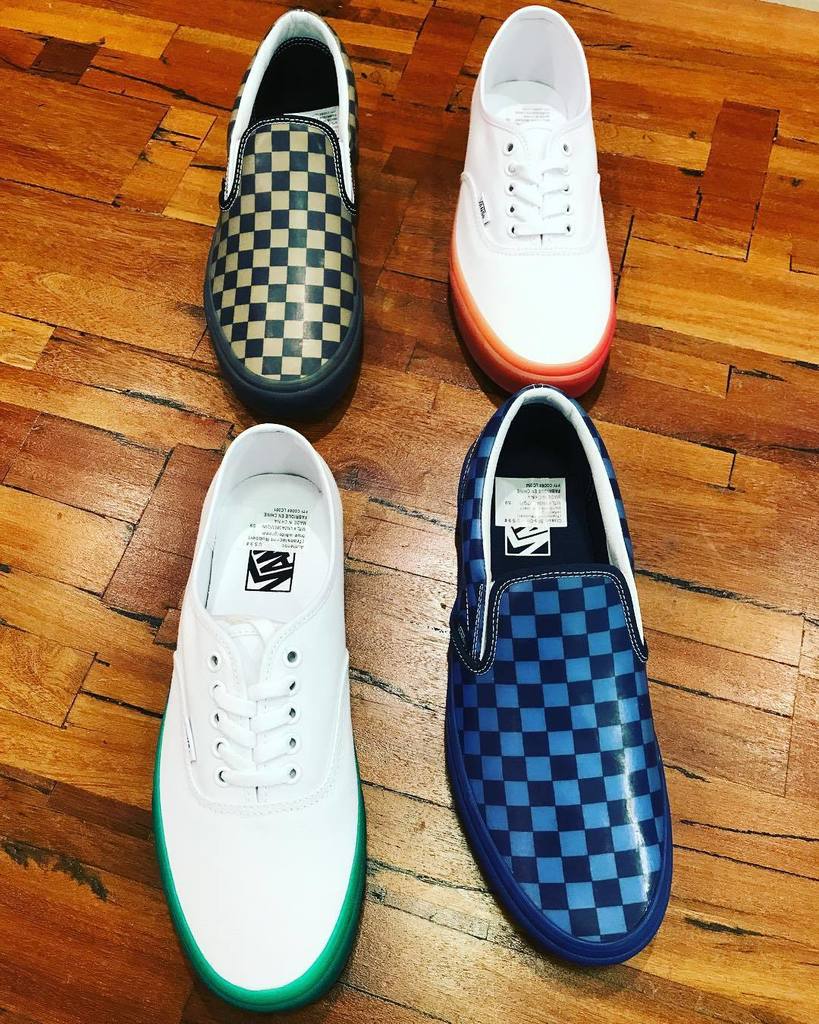MensHealthStyle's tweet photo. Next-level rubber coated checkerboard @vans you can wear in the rain? Yes, please. https://t.co/hvMVRdt7sV https://t.co/DNZlCpMsos