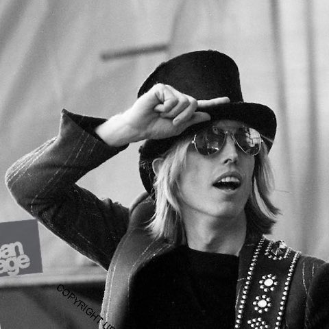 rock_roll_pics's tweet photo. #NewProfilePic https://t.co/6zjUr39nNS