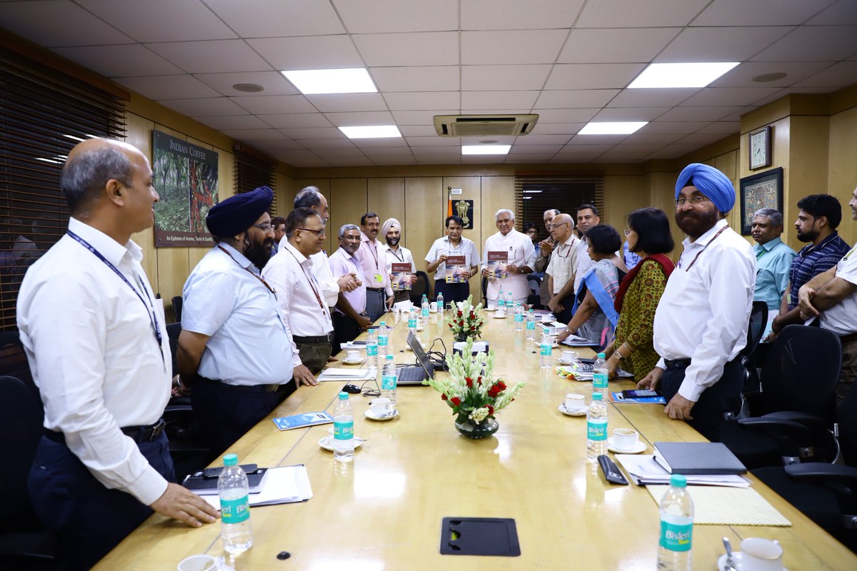 CimGOI's tweet photo. CIM @sureshpprabhu released a report on 'India's Trade with South Asia in 2016-17-An Analysis' https://t.co/K1EOxt7QrI