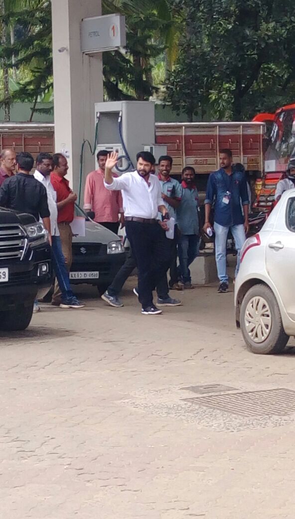 ForumReelz's tweet photo. #Mammootty's #Uncle Movie Location Clicks 👌
#ShootStarted 🙌
@KeralaBO1 @mammukka https://t.co/09egFqkkS3