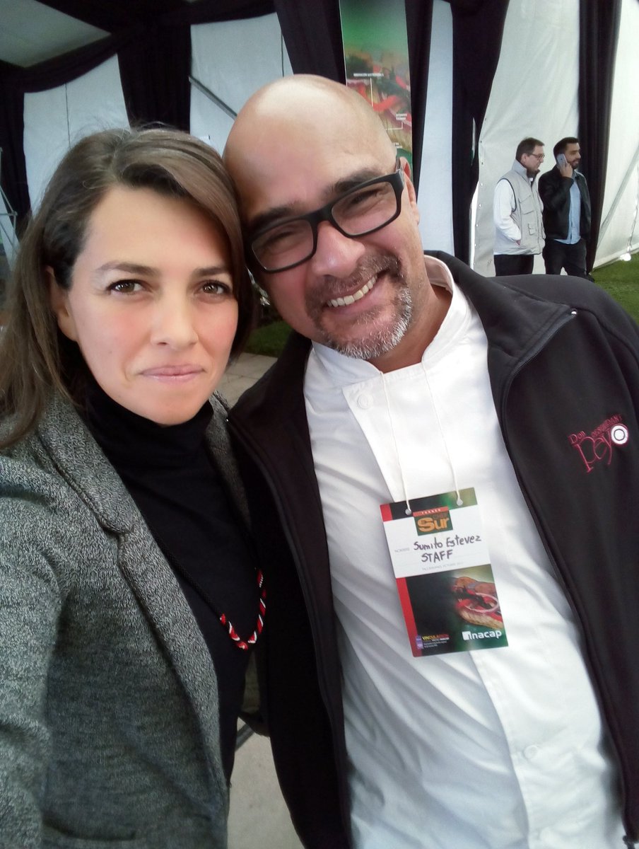ximeperone's tweet photo. Con el tierno @sumitoestevez hablando de soberanía alimentaria y la protección de nuestras semillas  #ChefSur2017 @SiraMoran https://t.co/rgbplvetOz