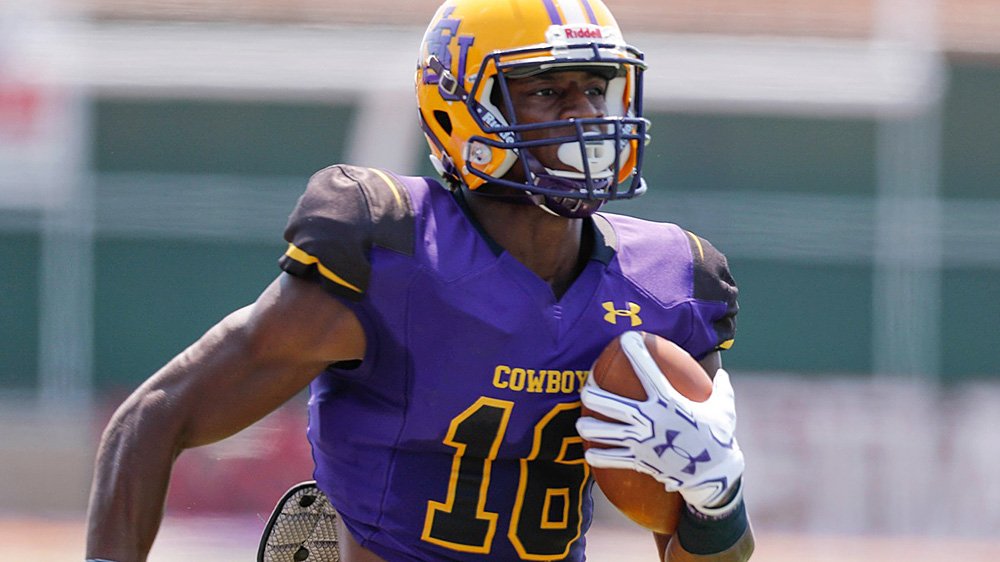 d3football's tweet image. Our new weekly honor roll is out: The D3football.com Team of the Week, presented by @ScoutwareLLC d3football.com/awards/tow/201… #d3fb