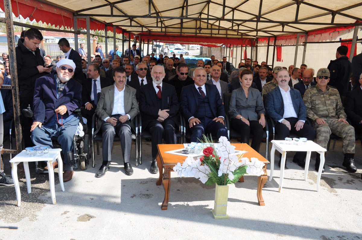 Murat Zorluoğlu (@vali_zorluoglu) on Twitter photo Tuşba Camii Kebir temel atma töreni...Camii inşa etmek, yapılmış camileri koruyup yaşatmak Allah'a samimi kul olmanın tezahürüdür. Tuşba Camii Kebir temel atma töreni...Camii inşa etmek, yapılmış camileri koruyup yaşatmak Allah'a samimi kul olmanın tezahürüdür.