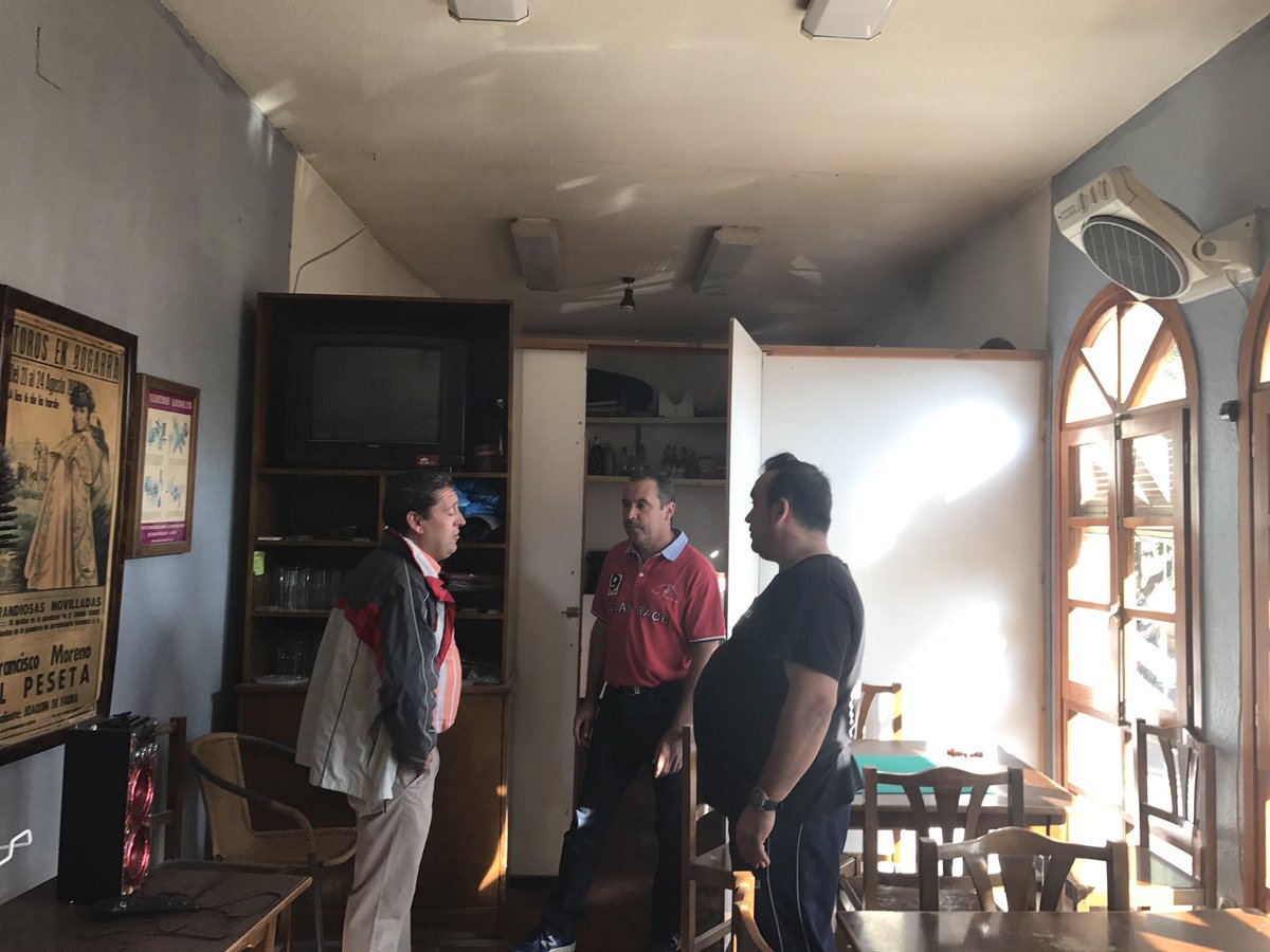 EgJuan92's tweet photo. Visitando el Hogar del Jubilado en el que desde el @Ayto_Bogarra vamos a renovaren las próximas semanas la instalación. #MejoramosBogarra https://t.co/YNsDavBxho