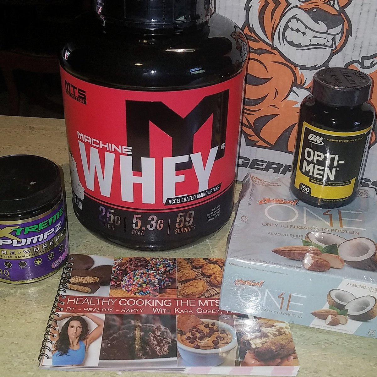 CrackaLack's tweet photo. Thank you @tigerfitnesscom

#XtremePumpz #Supplement #Suppz #Mtswhey #PreWorkout #OhYeah #Protein #Whey https://t.co/UkRt3vrNs9
