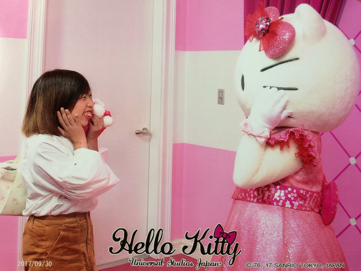 HaL629230's tweet photo. キティちゃんに「久しぶり♡」
って
カメラマンのクルーにキティちゃんが♥
「いつも来てくれるの」って。
「今日もおしゃれだね」って♥
キティちゃんに覚えられてる♡
#ユニバ
#ユニバーサルワンダーランド
#ribboncollection
#サンリオ
#Hellokitty https://t.co/yA5qfPat0c